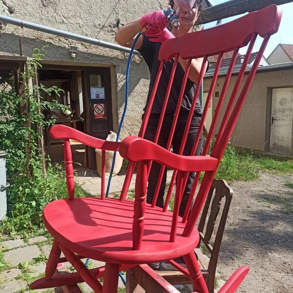 Renovace nábytku